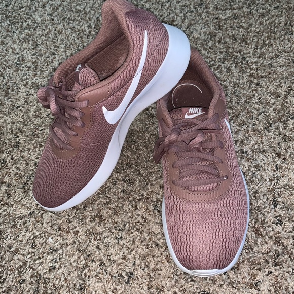 Nike Shoes - Nike Sneakers